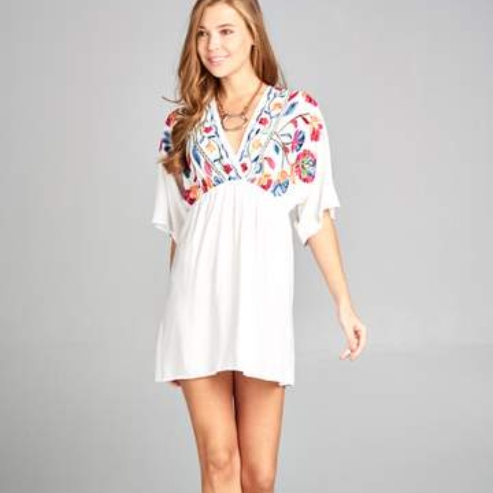 RENEE C Boho Embroidered White Tunic Dress NWT - Picture 2 of 5